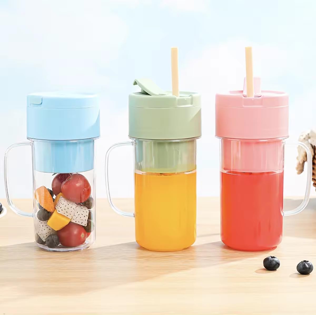 Bottle Blender Portable Juicer with Sipper Extractor Electric Mini Juicer Fruit Shake Blender Crushed Ice Lemon Juicer, Fruit Juicer.